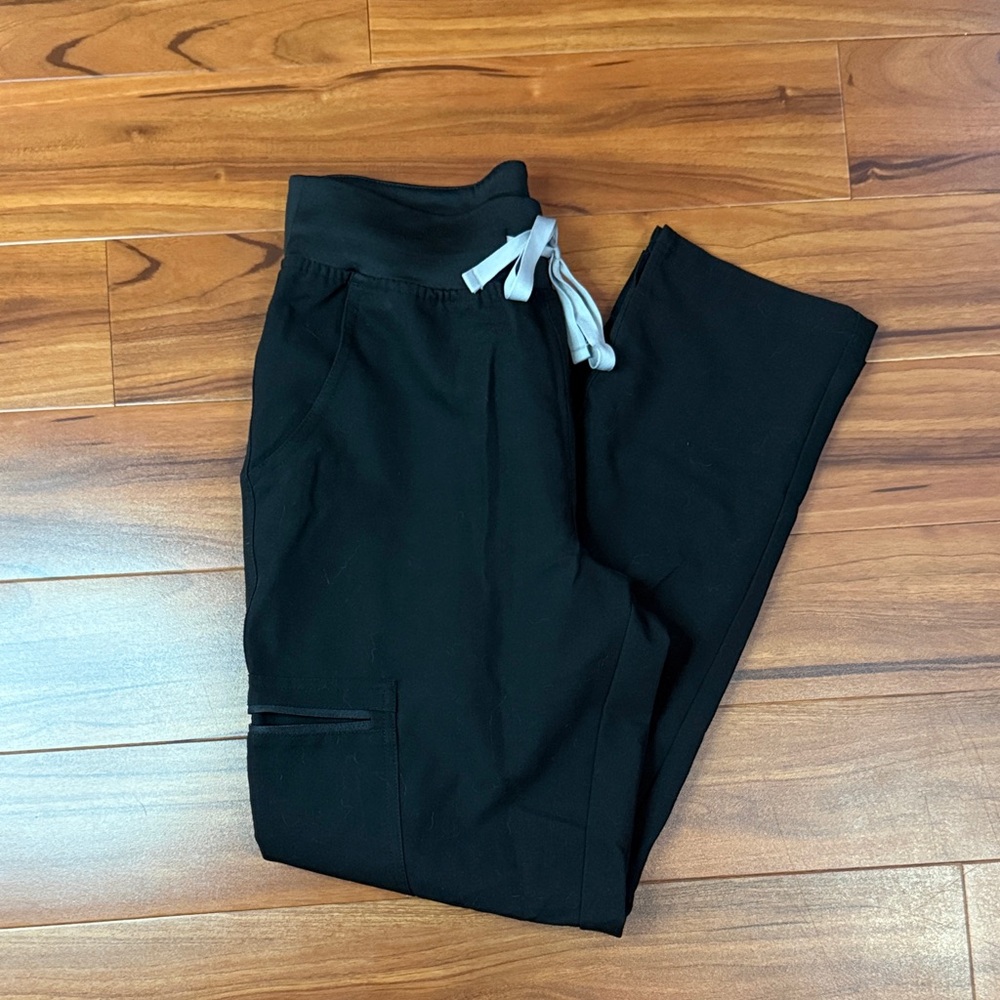 Figs Women’s Kade Black Scrub Pants